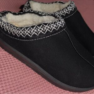 Women's Black Slip-On Shoes
